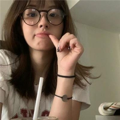 伺候老公白月光坐月子